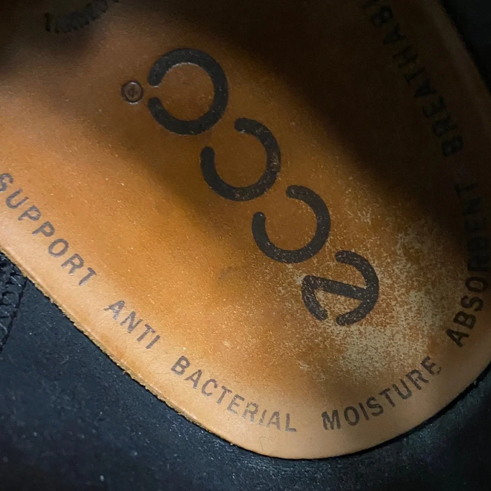Ecco Men's Rich Brown Leather Hiking /Track Shoes 44 Goretex  Breathable
